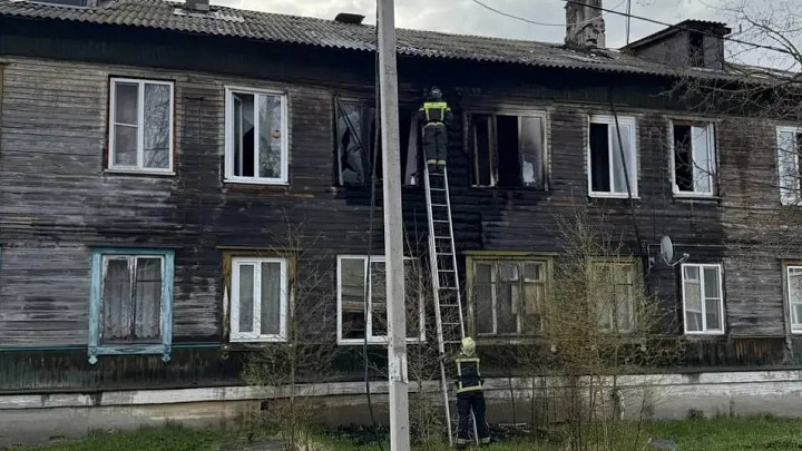 В Мостострое горел многоквартирный дом